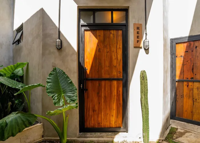 Hostel Iron Wave Uluwatu